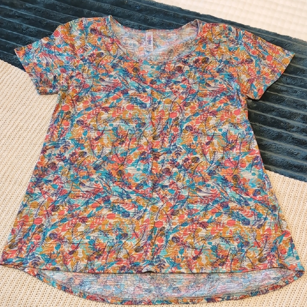LuLaRoe Colorful Floral Short Sleeve Tunic Top Size L